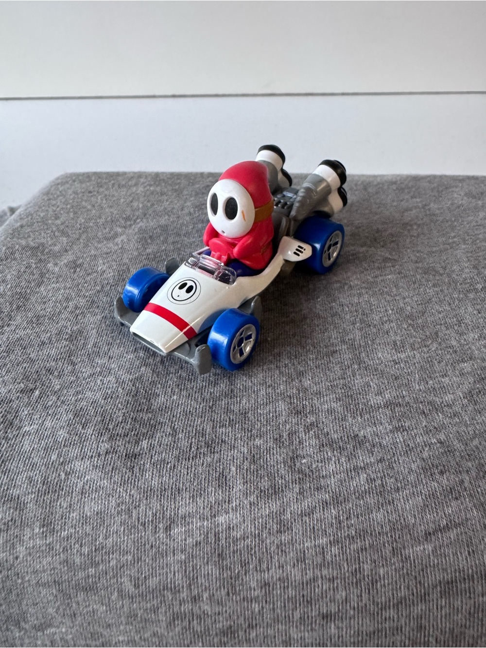 Hot Wheels Mario Kart Shy Guy B-Dasher Die-Cast Car 1:64 Scale Loose